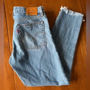 Levi's Women's Sky Blue Straight Jeans